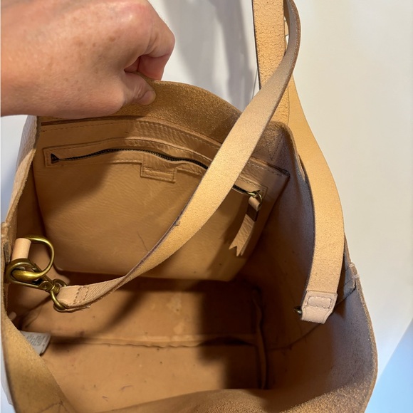 Well used Madewell medium transport tote in natural buff - Picture 3 of 12